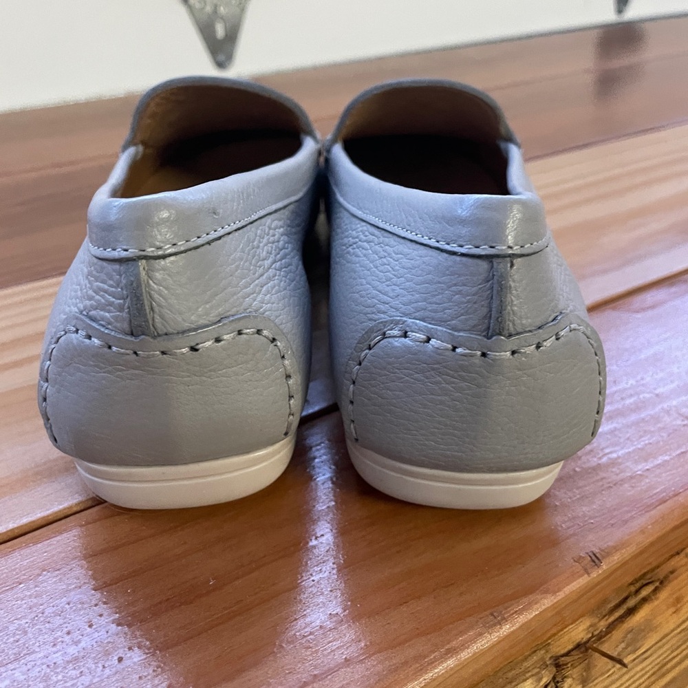 Driver Club USA Women's Floral Embroidered Loafers - Cream - Picture 3 of 4